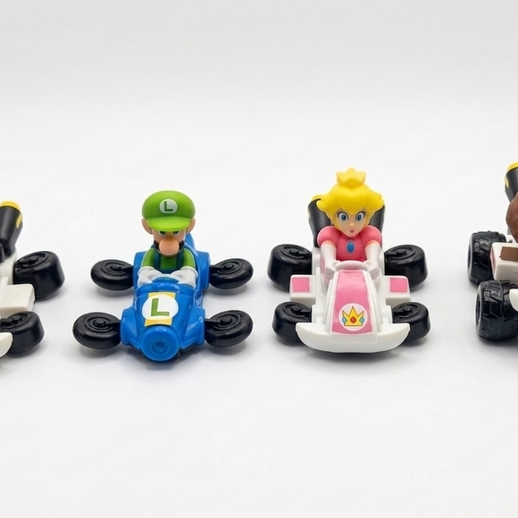 Set of 4 Mario Kart 8 Deluxe McDonald's Toys - Mario Luigi Peach Donkey Kong DK - Picture 2 of 16